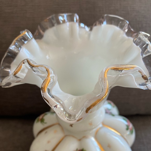 RARE Fenton Silver Crest Hand Painted 1940’s Charleton Roses Bow Tie Melon Vase - Picture 4 of 15